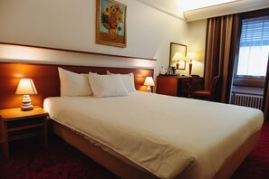 Double Room | 1 bedroom, minibar, in-room safe, desk