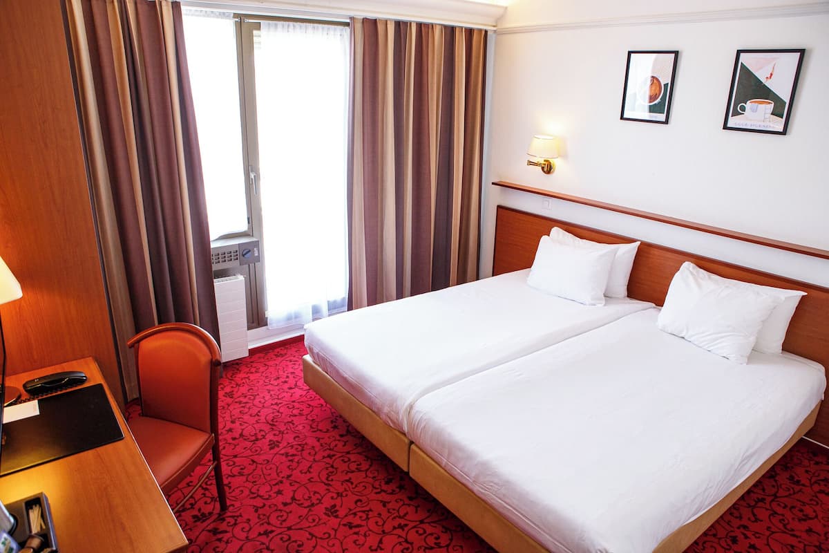 Deluxe Double Room with Balcony | Minibar, Zimmersafe, Schreibtisch, laptopgeeigneter Arbeitsplatz