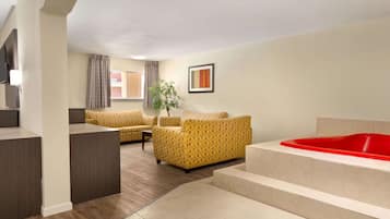 Svíta - 1 stórt tvíbreitt rúm - reyklaust (One-Bedroom) | Skrifborð, straujárn/strauborð, ókeypis vöggur/ungbarnarúm, aukarúm