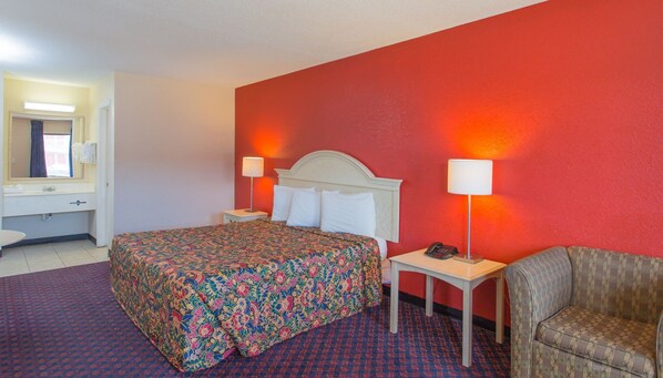 Laptop workspace, iron/ironing board, free WiFi, bed sheets