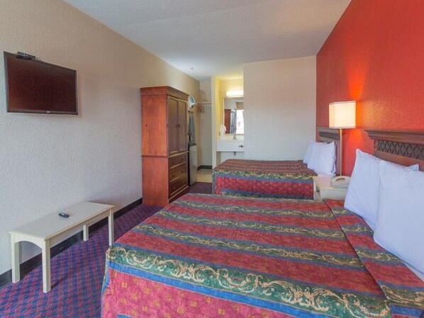 Laptop workspace, iron/ironing board, free WiFi, bed sheets