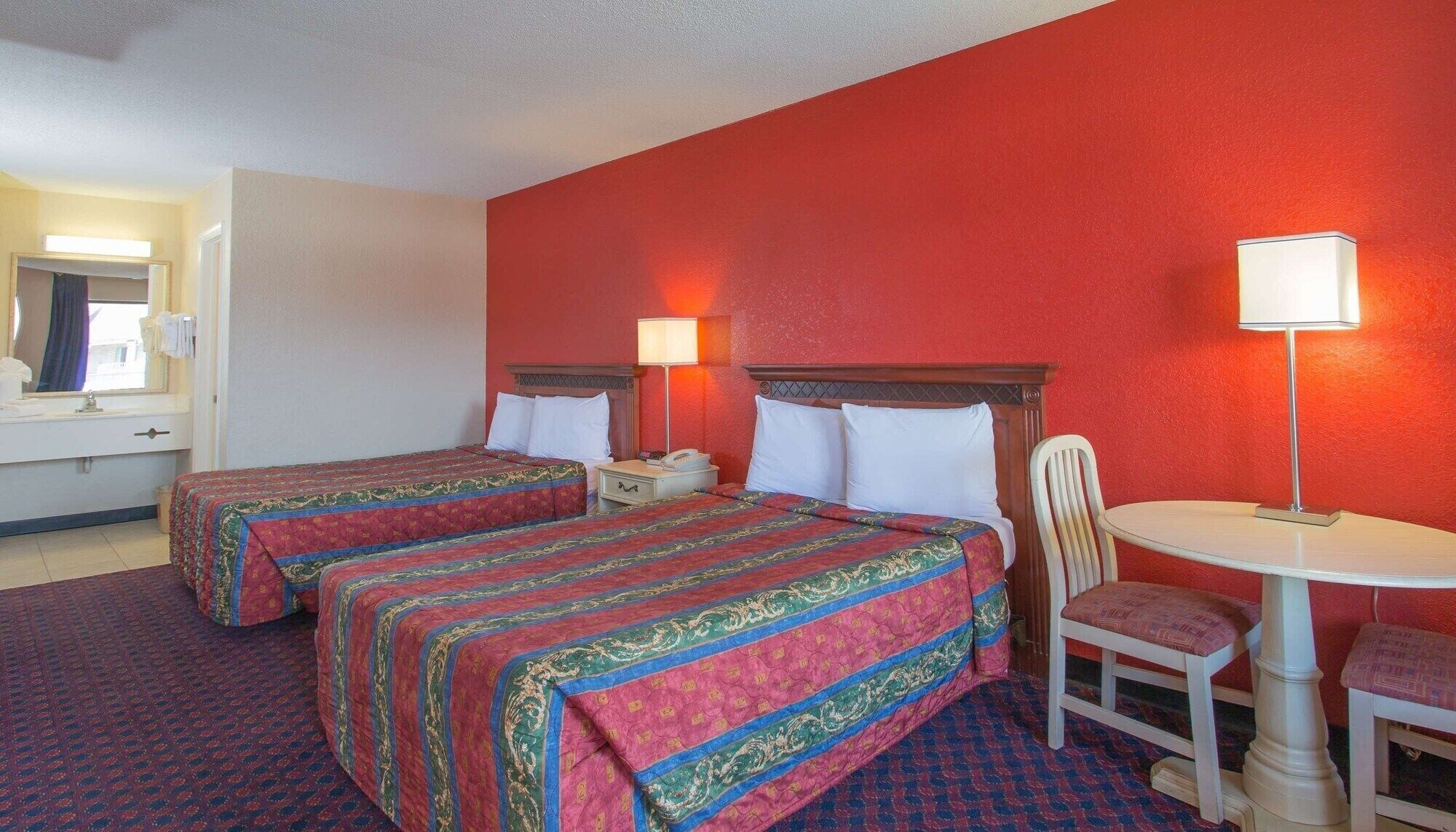 Laptop workspace, iron/ironing board, free WiFi, bed sheets