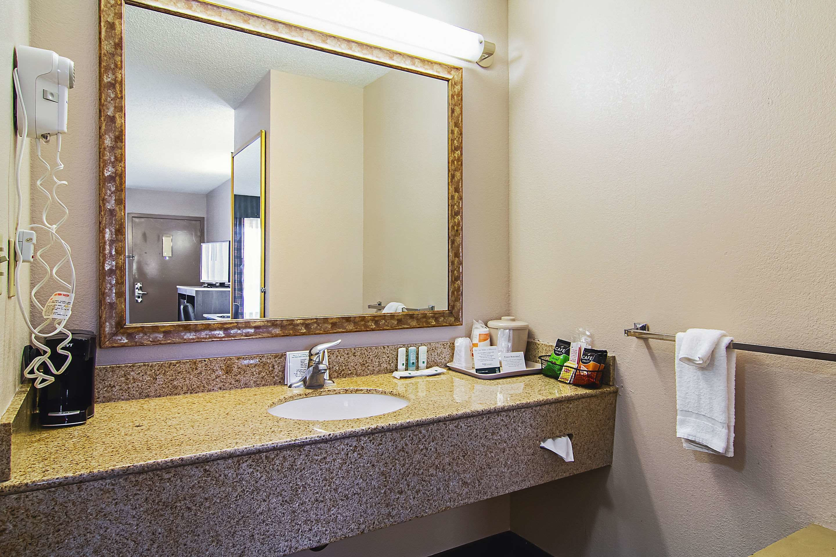 Foto - Quality Inn Savannah I-95