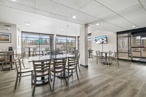 Sudah termasuk sarapan ala kontinental setiap hari