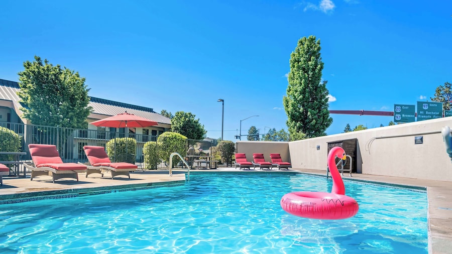 Red Lion Inn & Suites Deschutes River Bend