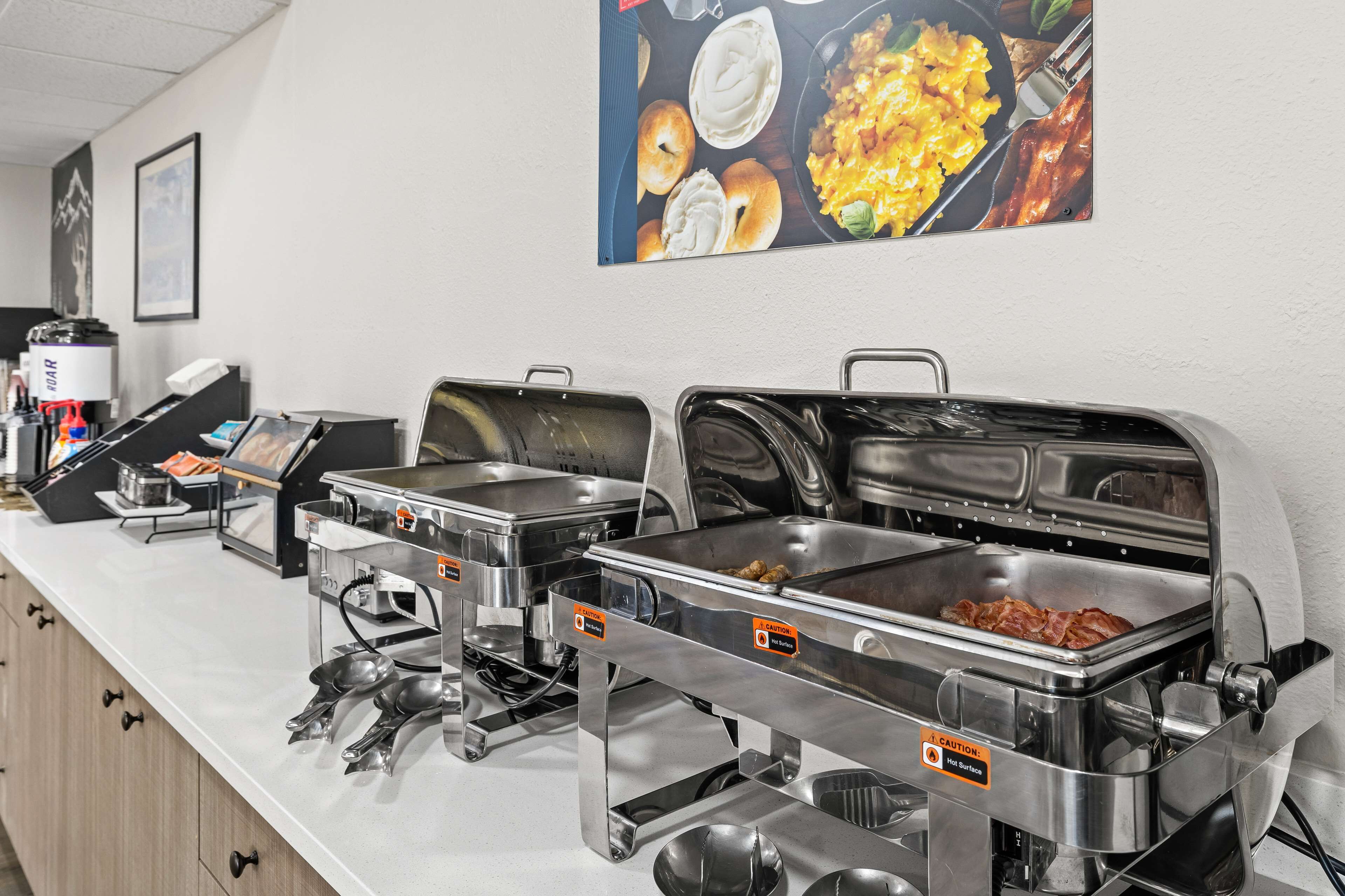 Free daily continental breakfast