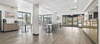 Red Lion Inn & Suites Deschutes River Bend