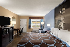 Deluxe Room, 1 King Bed, Non Smoking | In-room safe, desk, iron/ironing board, free cribs/infant beds