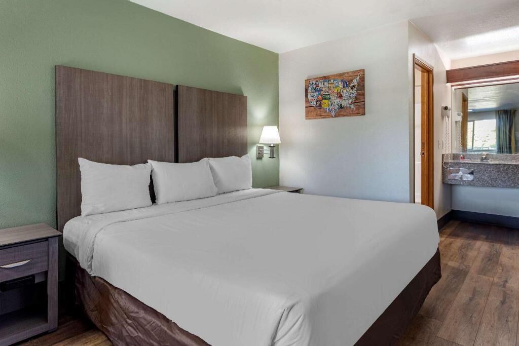 Pillow-top beds, in-room safe, desk, blackout curtains