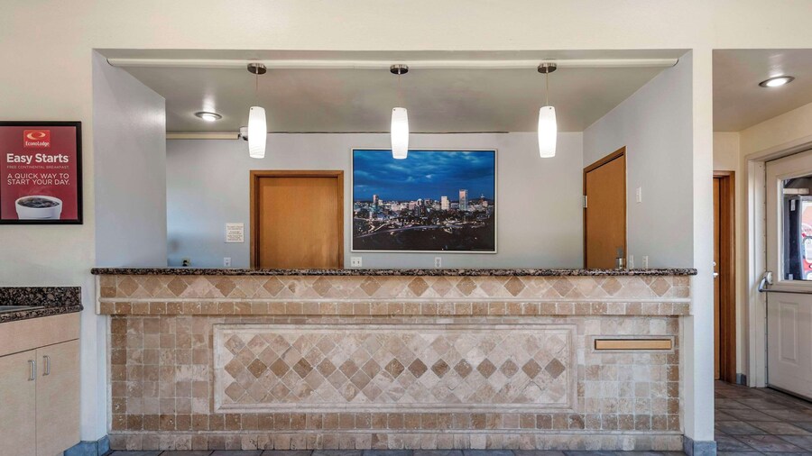 Econo Lodge Portland Airport