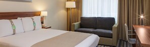Desk, blackout drapes, iron/ironing board, free WiFi - Holiday Inn Colchester by IHG (Colchester)