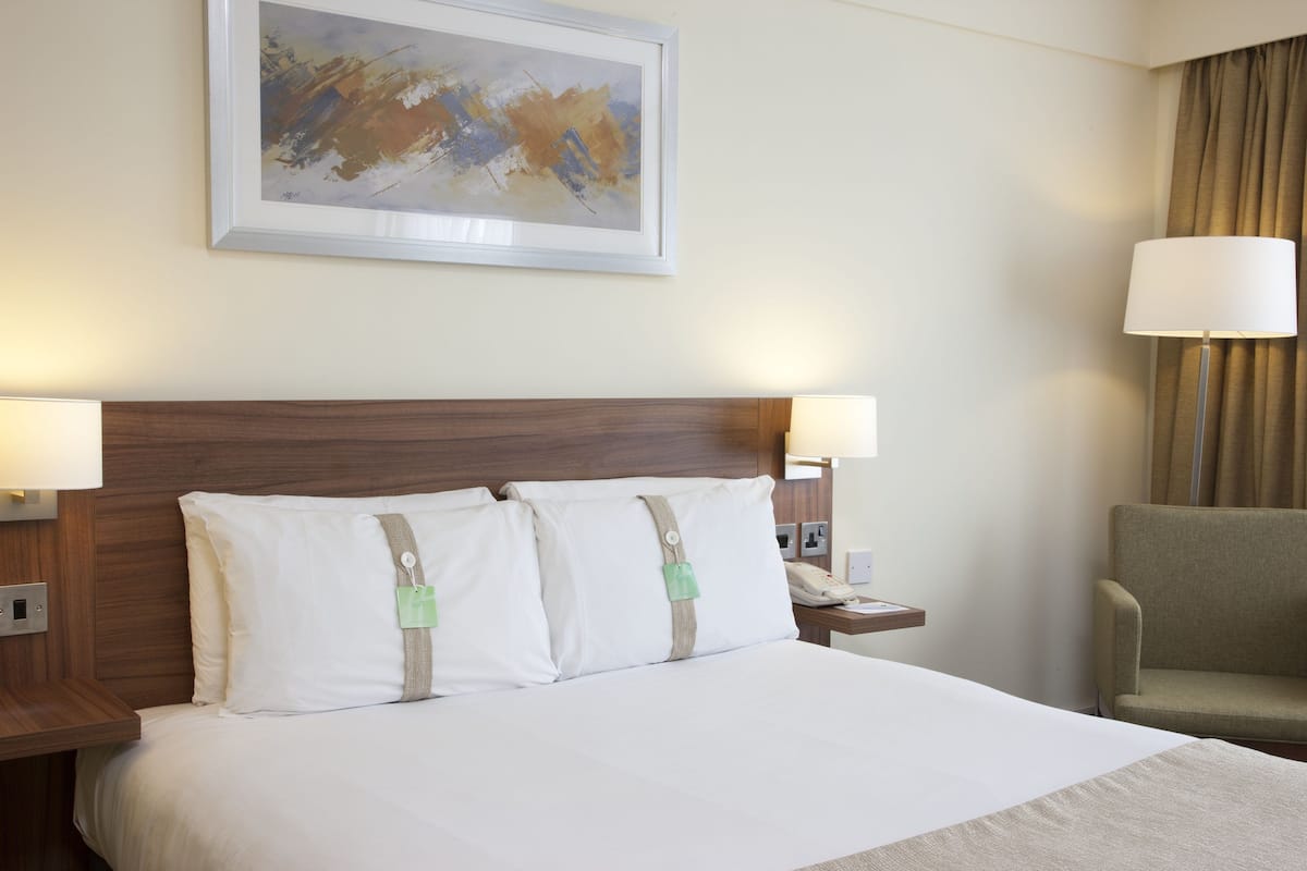 Desk, blackout drapes, iron/ironing board, free WiFi