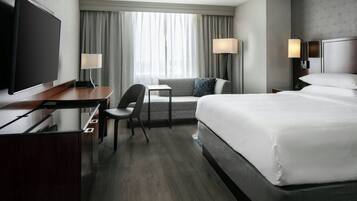 Egyptian cotton sheets, premium bedding, in-room safe, desk