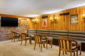 2 bares/lounges, bar ao lado da piscina
