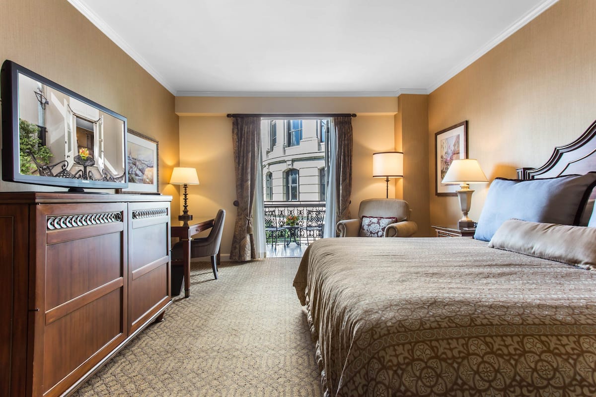 Premium bedding, minibar, in-room safe, desk