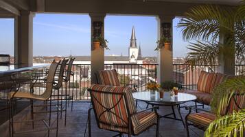 2 bares o lounges, bar junto a la alberca