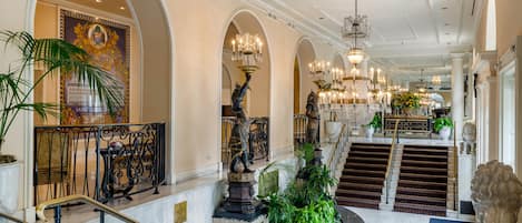 2 間酒吧/酒廊、池畔酒吧