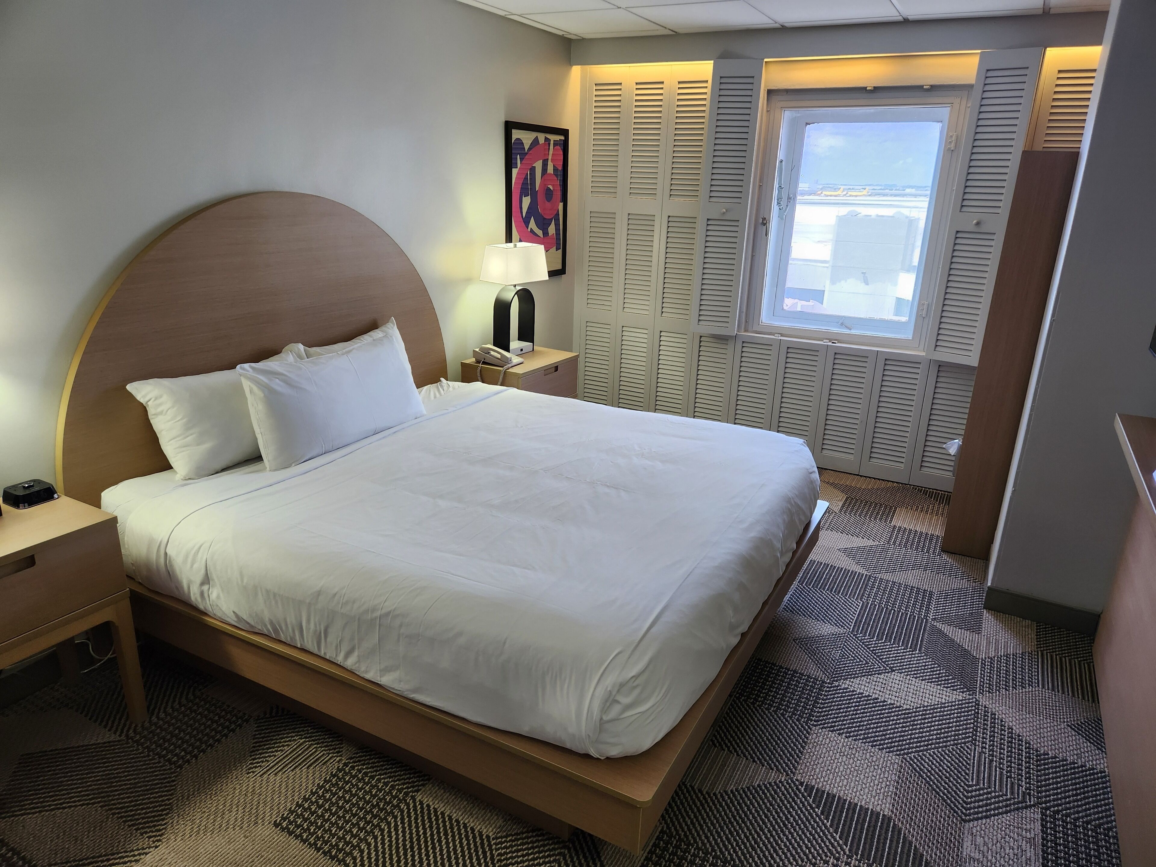 standard room, 1 queen bed | premium bedding, desk, blackout curtains, soundproofing