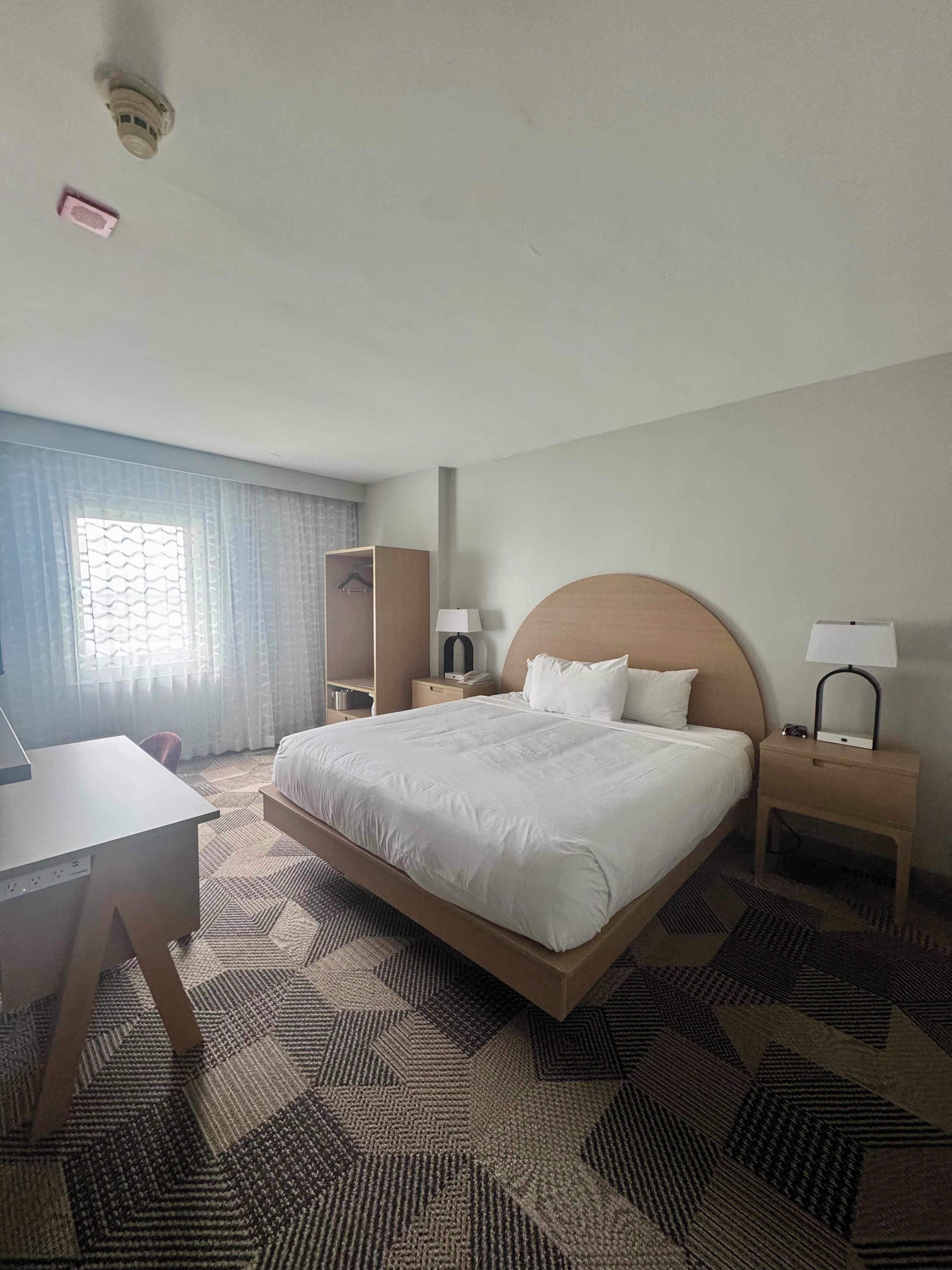 standard room, 1 king bed | premium bedding, desk, blackout curtains, soundproofing