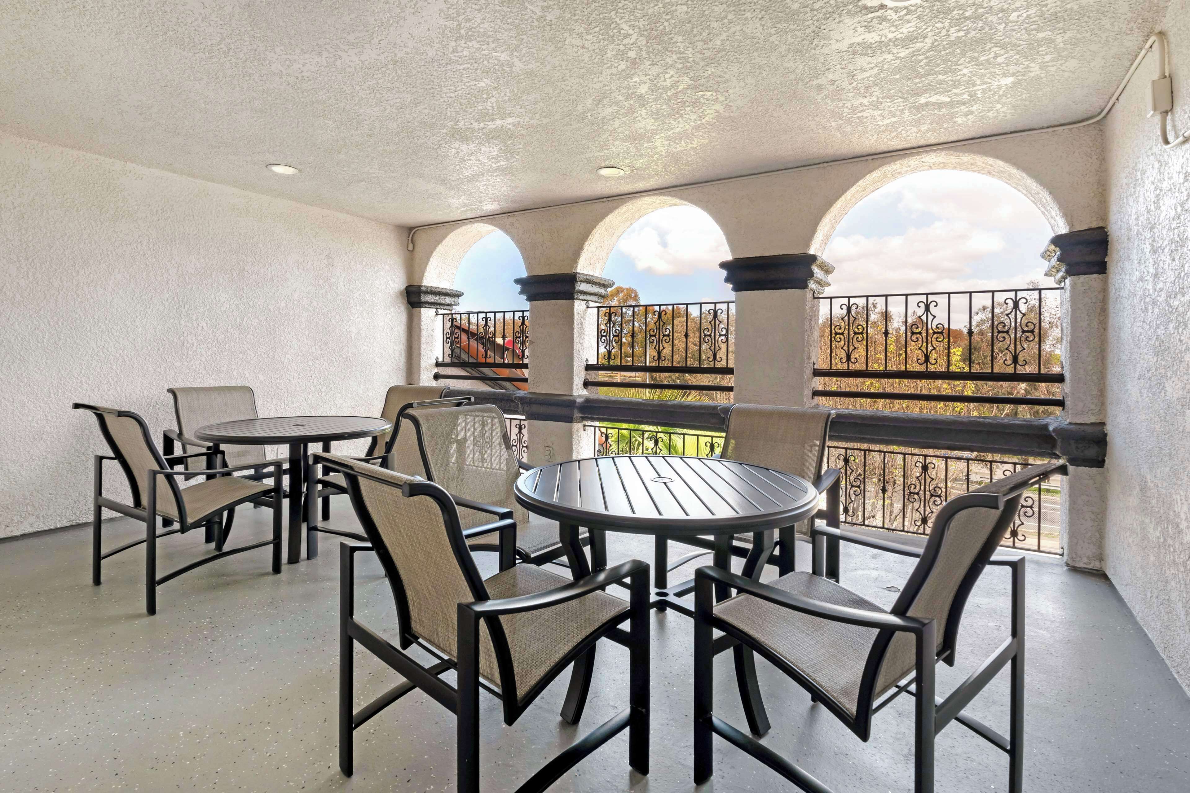 standard room, 1 king bed, non smoking, bathtub | 1 bedroom, egyptian cotton sheets, premium bedding, select comfort beds