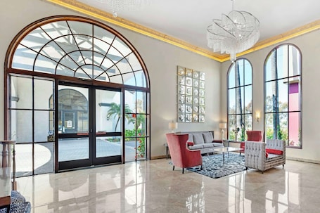 Lobby. Best Western Plus Newport Mesa Inn