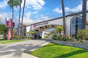 Exterior - Best Western Plus Newport Mesa Inn (Costa Mesa)