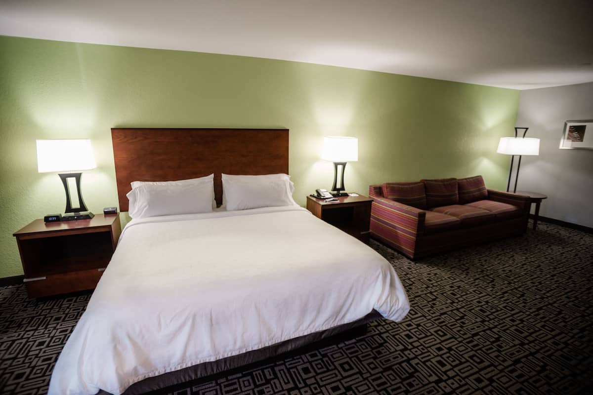 Premium bedding, in-room safe, desk, blackout curtains