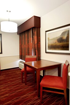 Executive Suite, 1 King Bed, Non Smoking | Hypo-allergenic bedding, in-room safe, desk, laptop workspace