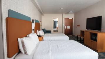 Suite, accessible aux personnes à mobilité réduite, non-fumeurs | Literie hypoallergénique, coffres-forts dans les chambres, bureau