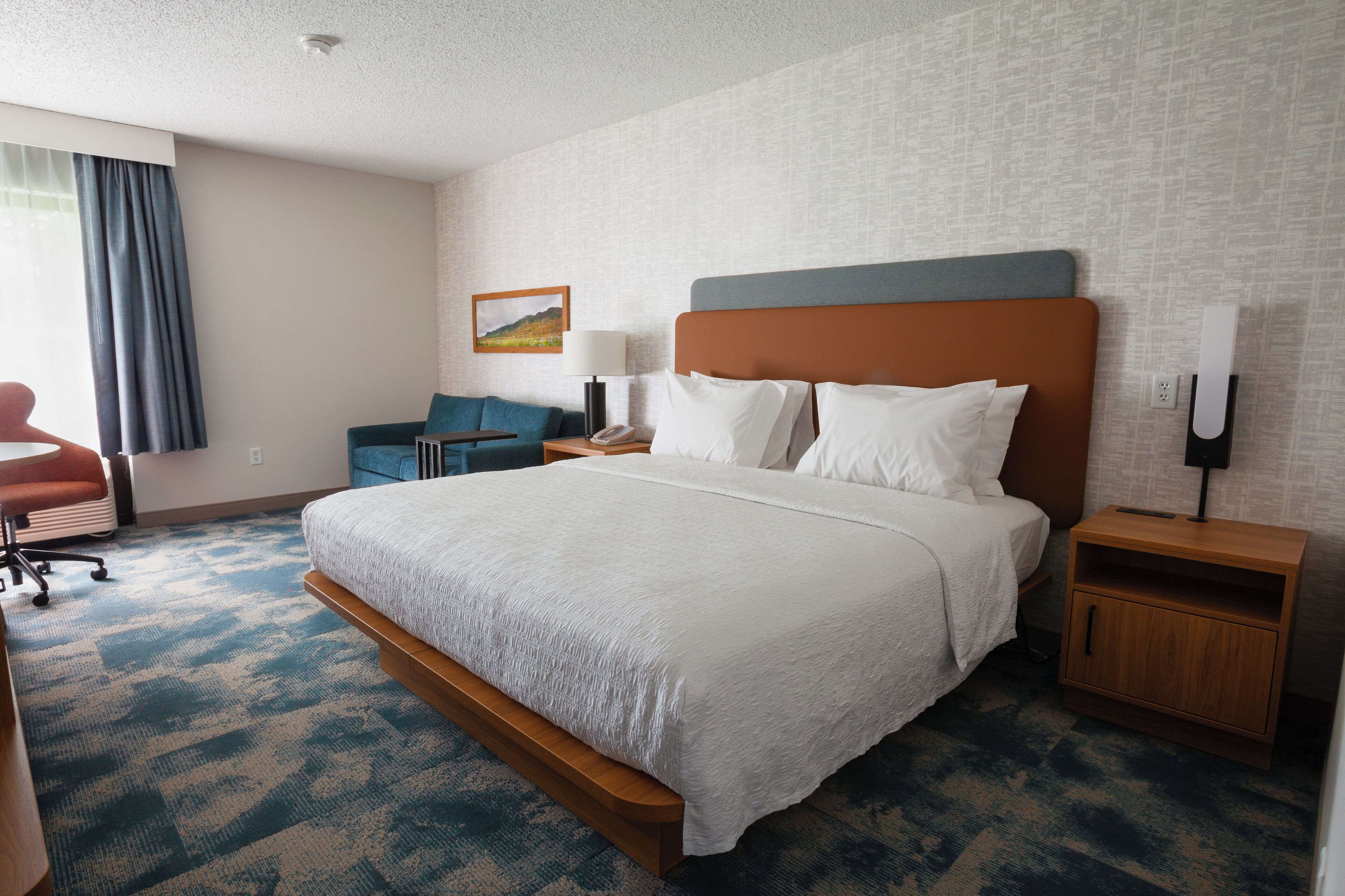 Allergitestet sengetøy, safe på rommet og skrivebord