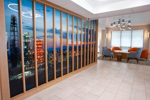 Lobby - Hampton Inn Salt Lake City-North (Woods Cross)