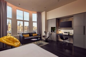 Suíte júnior, 1 cama King | Roupas de cama premium, edredons de pluma