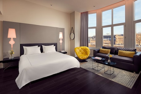 Executive-Zimmer, 1 King-Bett (Canal View) | Hochwertige Bettwaren, Daunenbettdecken. Park Plaza Victoria Amsterdam