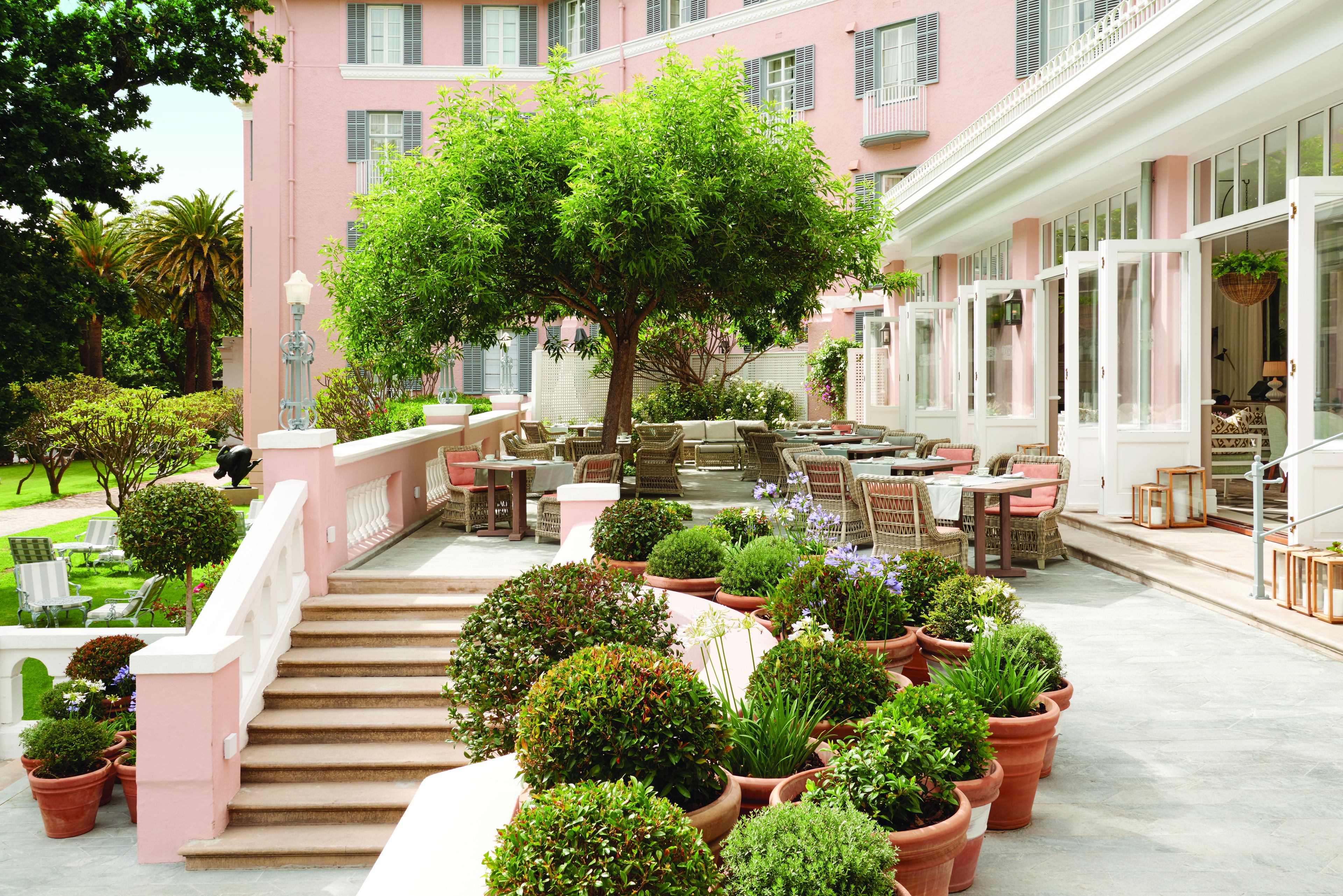 4 restaurants, breakfast, lunch, dinner served; asian cuisine