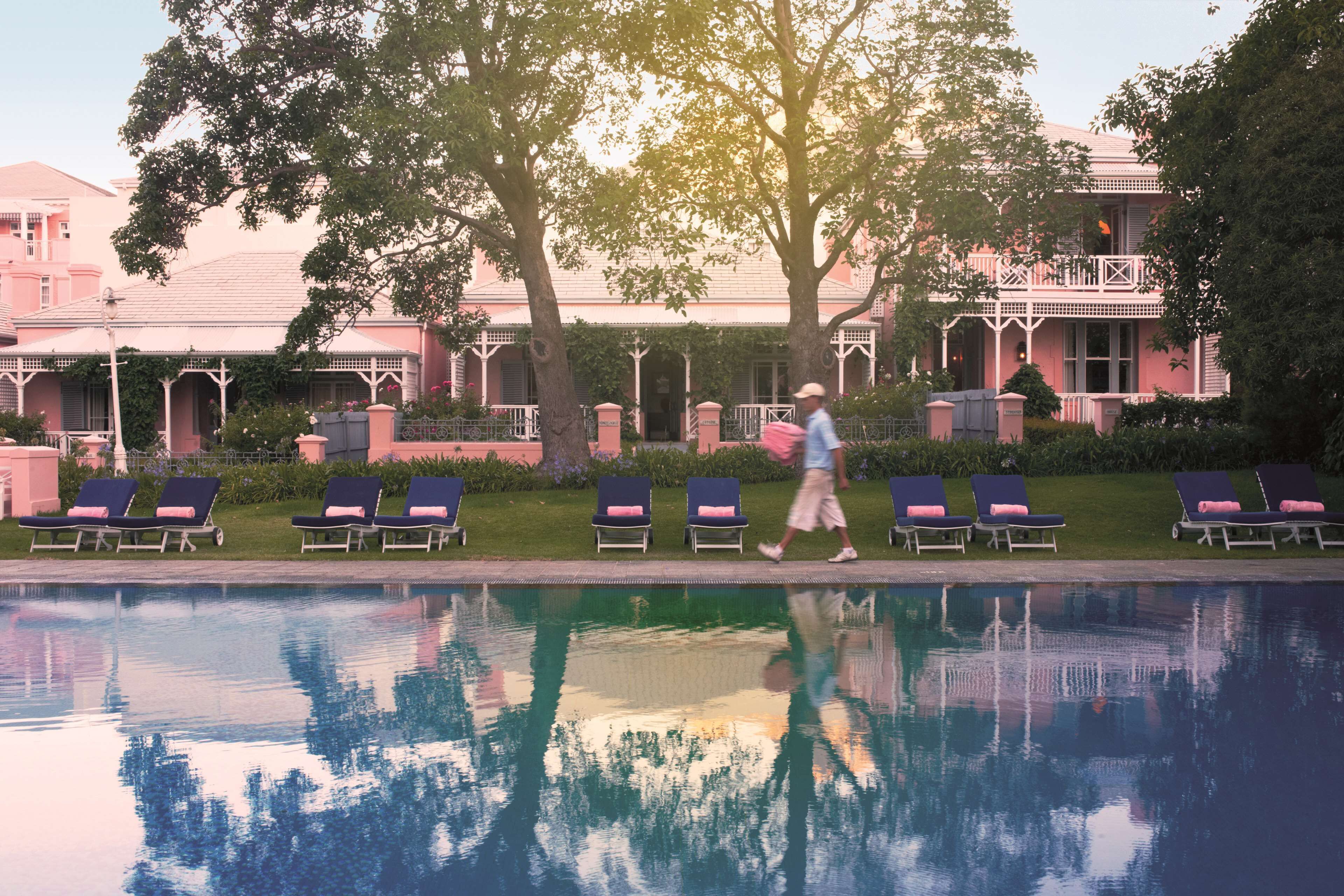 deluxe suite (garden cottage) | egyptian cotton sheets, premium bedding, minibar, in-room safe