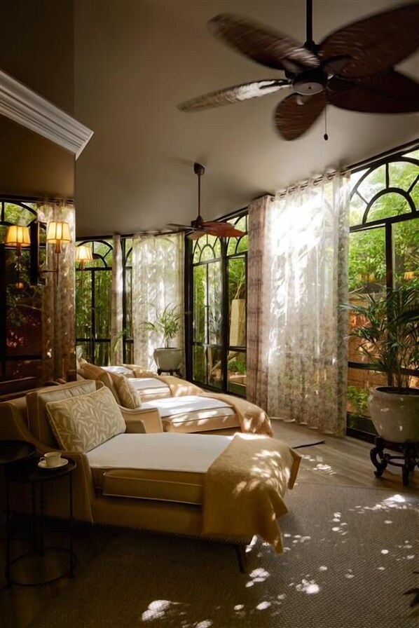Couples treatment room(s), sauna, steam room, body treatments
