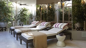 Couples treatment rooms, sauna, steam room, body treatments