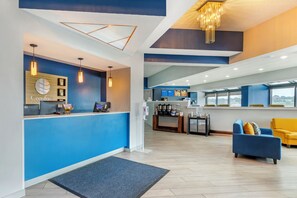 Lobby - Comfort Inn & Suites Madison - Airport (Madison)