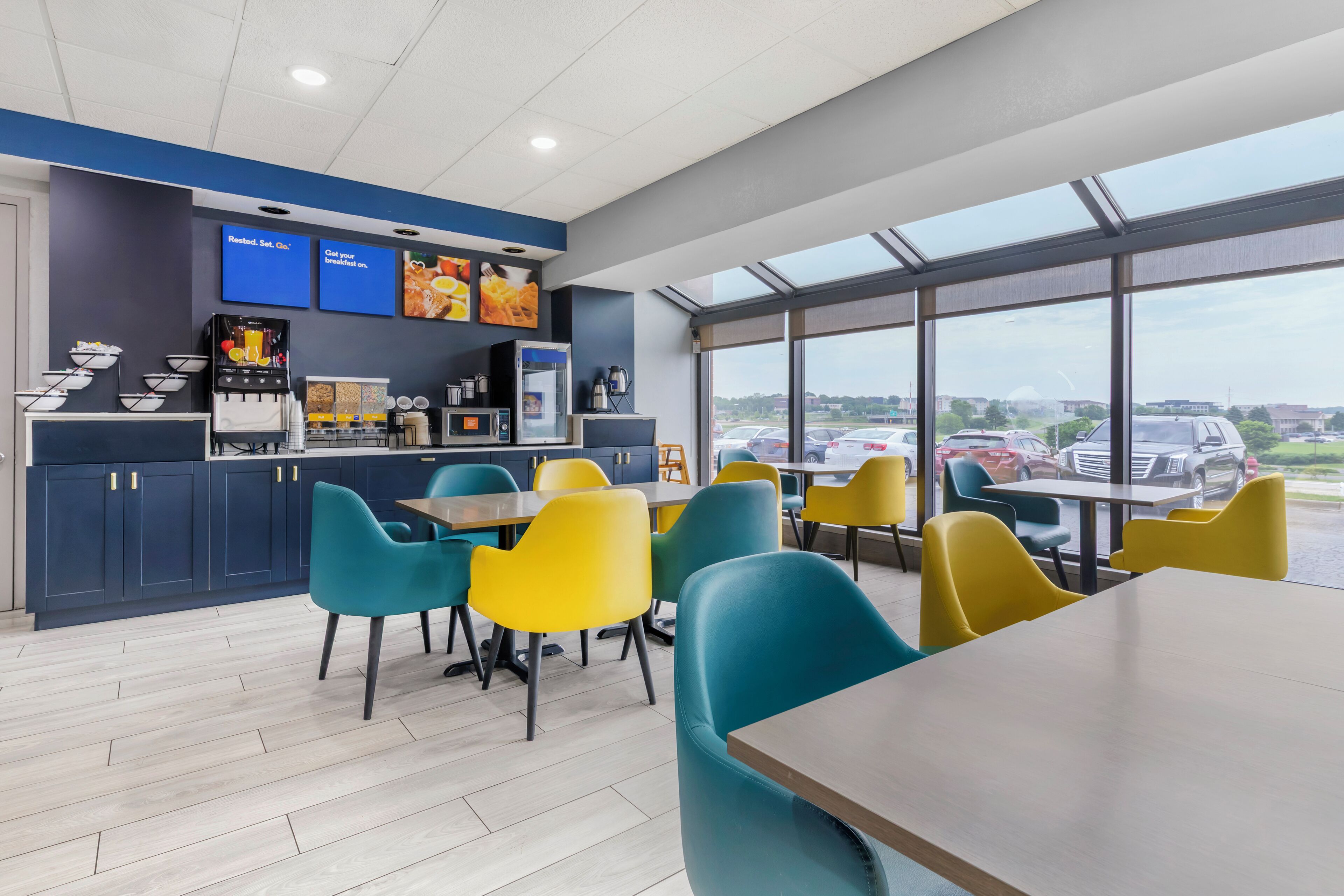 Free daily buffet breakfast