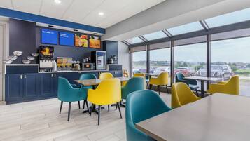 Free daily buffet breakfast