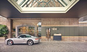 Property entrance - Vibe Hotel Singapore Orchard (Singapore)
