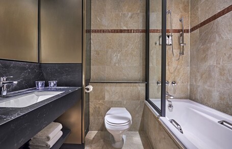 Vibe Hotel Singapore Orchard - Image 6