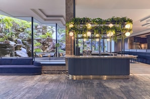 Lobby lounge