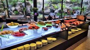 Daily full breakfast (SGD 41.97 per person)