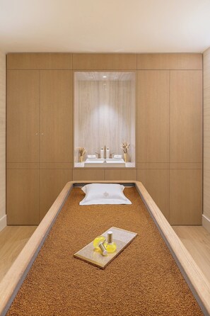 Couples treatment rooms, sauna, steam room, body treatments, facials