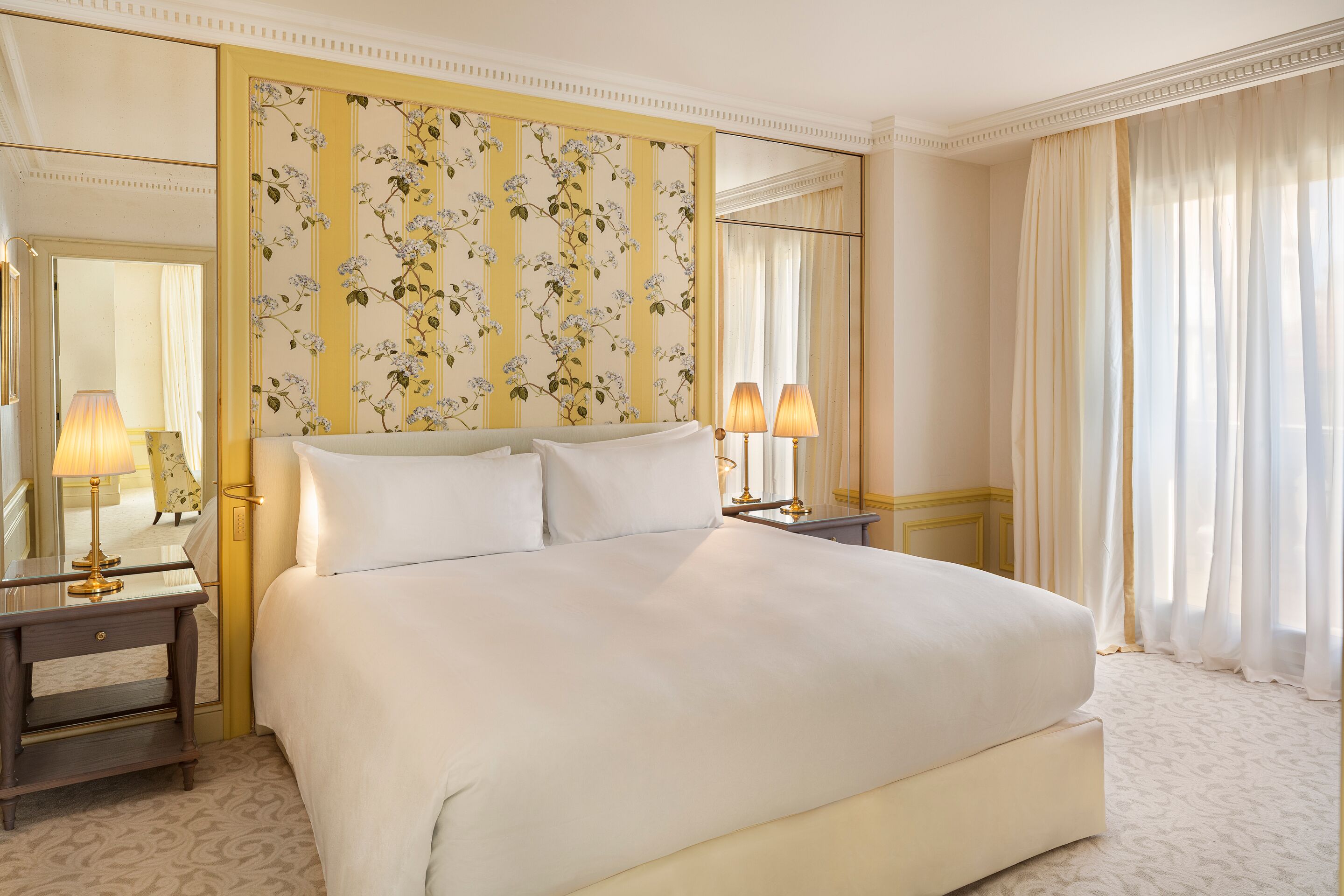 Suite De Luxe Premium | Ropa de cama de alta calidad y minibar 