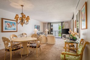 Suíte, 2 quartos, vista para o oceano (2 Bathrooms) | Cofres nos quartos, individualmente decorados