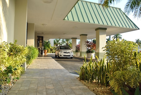 Property entrance. Floridian Hotel