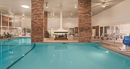 Country Inn & Suites by Radisson, Woodbury, MN