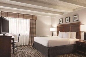 1 bedroom, premium bedding, pillowtop beds, desk